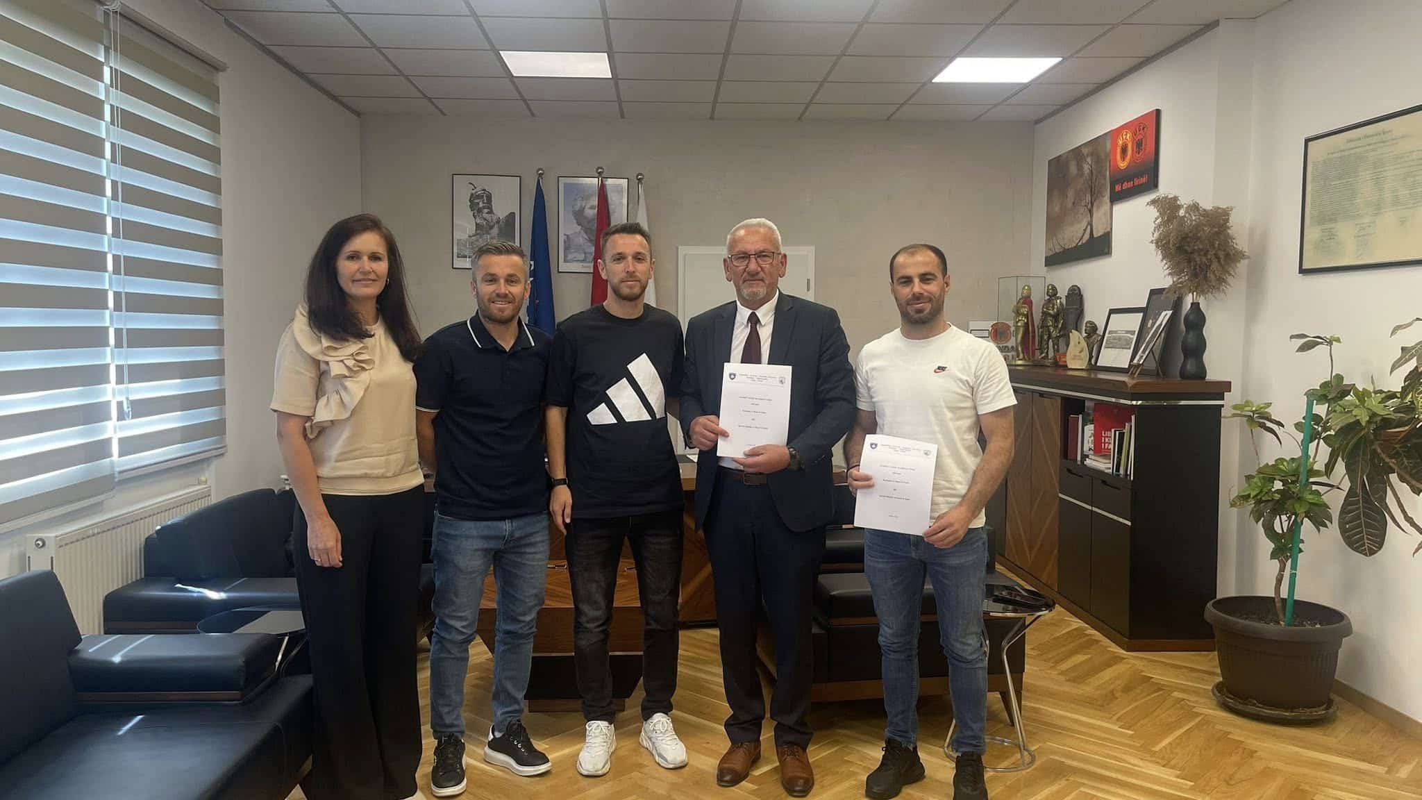 Komuna e Hanit të Elezit dhe Sporti Shkollor i Hanit të Elezit lidhin marrëveshje bashkëpunimi.