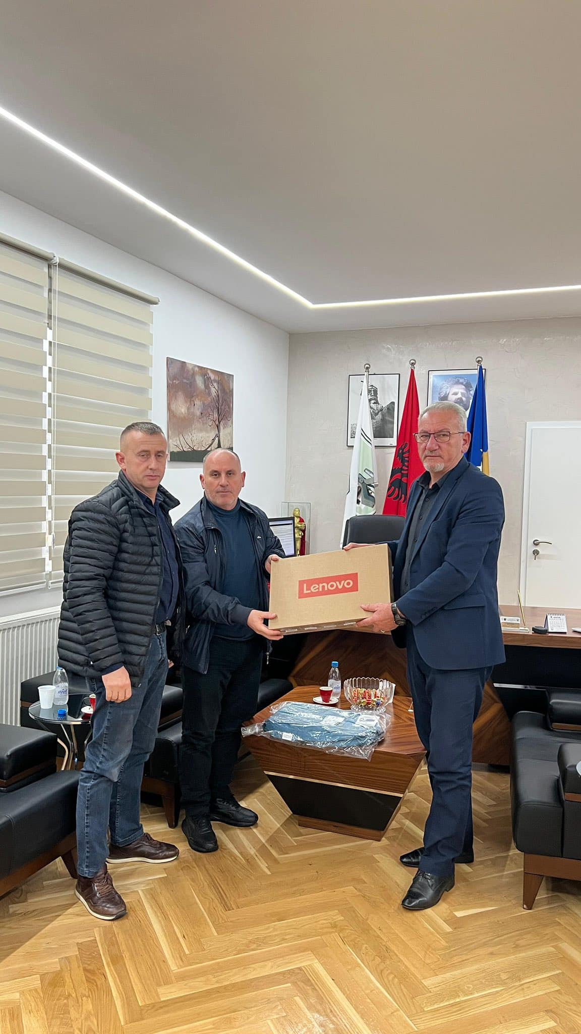 Kryetari Mehmet Ballazhi pret ne takim OVL – UÇK dega në Han të Elezit