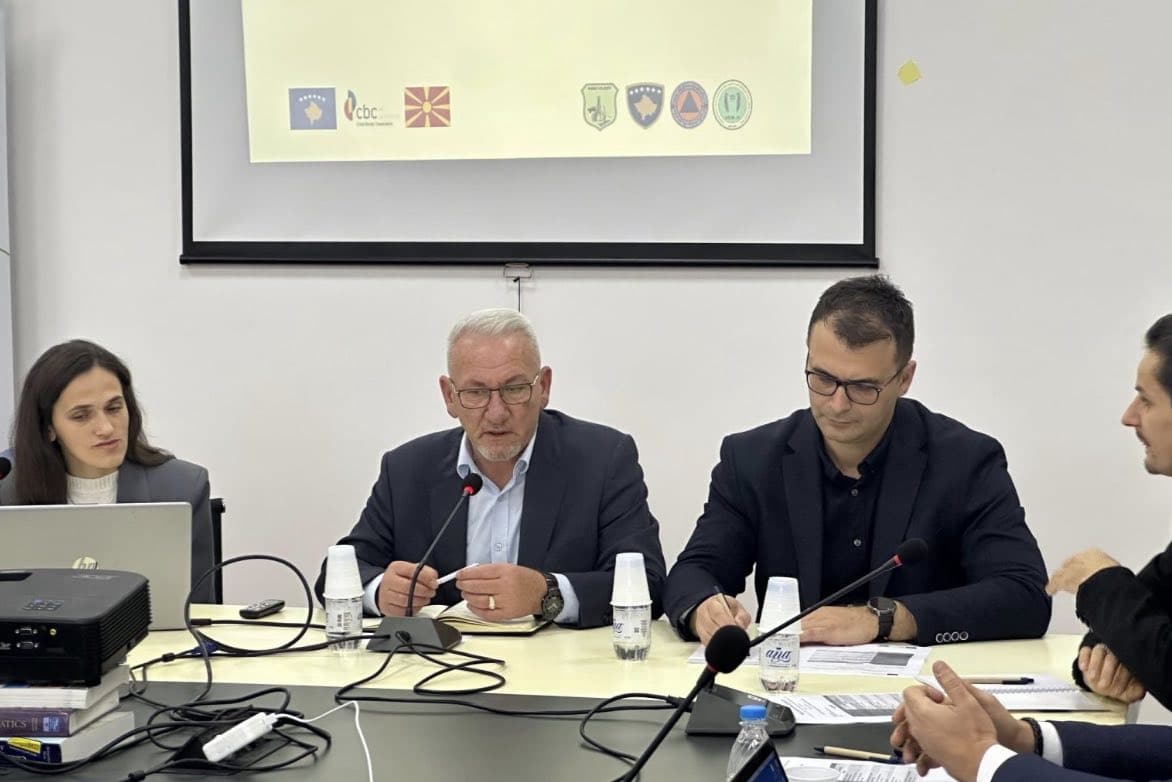 Kryetari Mehmet Ballazhi mirëpret kryetarin e Komunës Gjorçe Petrovit nga Maqedoni e Veriut, Aleksandar Stojkoski