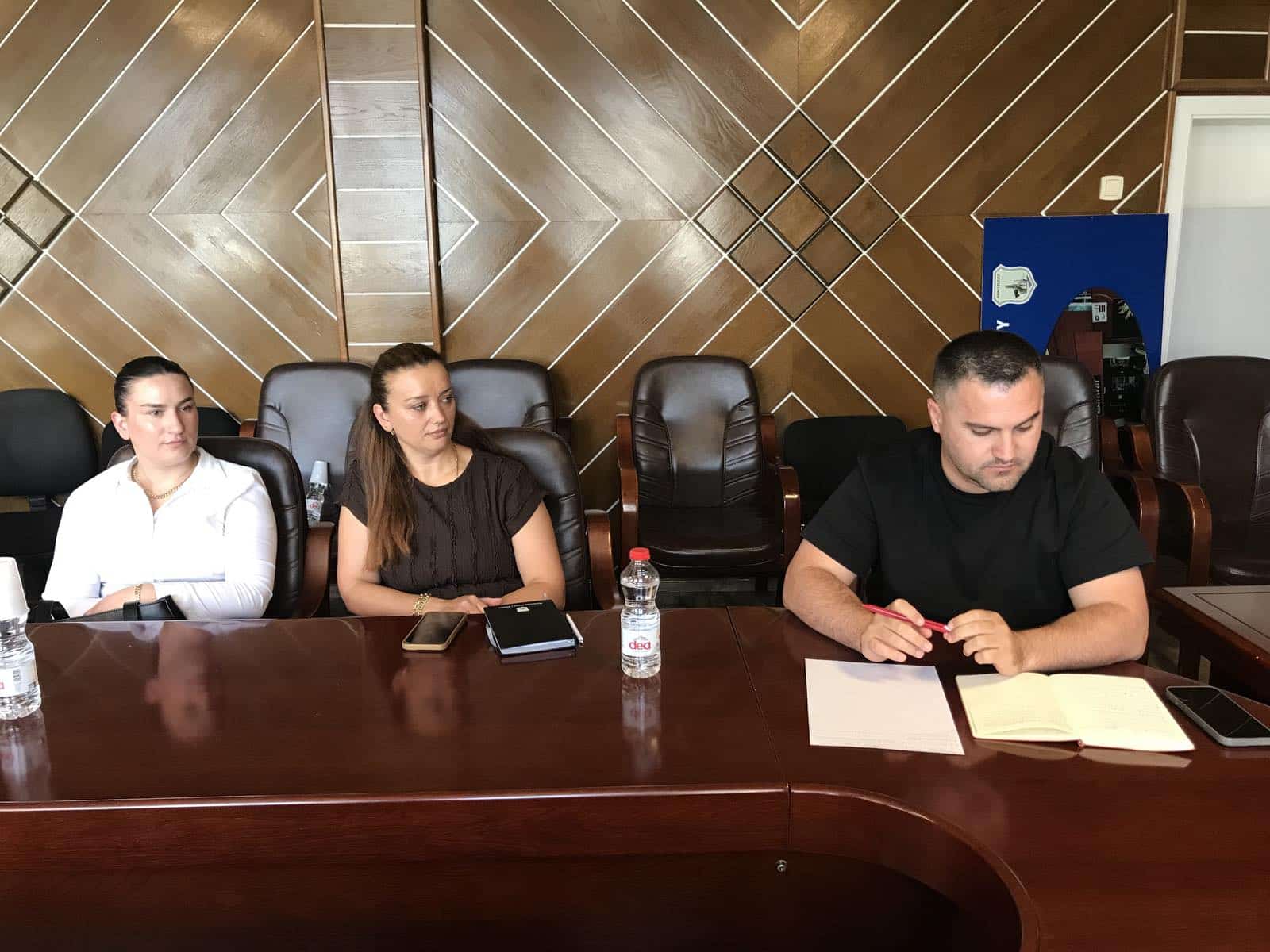 Komiteti për Komunitete e Kuvendit të Komunës së Hanit të Elezit mbajti mbledhjen e gjashtë të rregullt për vitin 2026